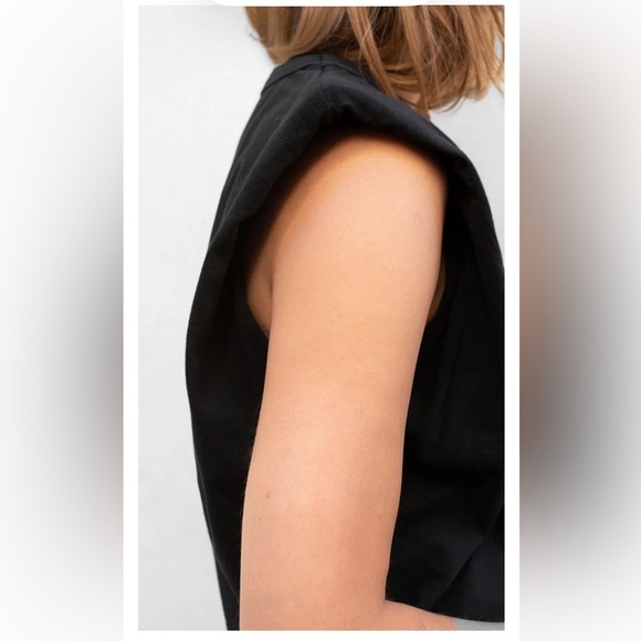 The Frankie Shop Eva Padded Shoulder Muscle T-Shirt Black Size Extra Small. - Picture 5 of 14